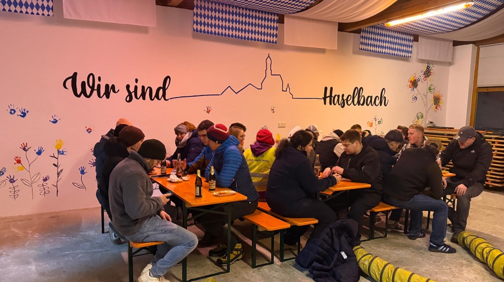 Demokratie geht durch den Magen: Jungwählertreffen mit Currywurst und&nbsp;Pommes